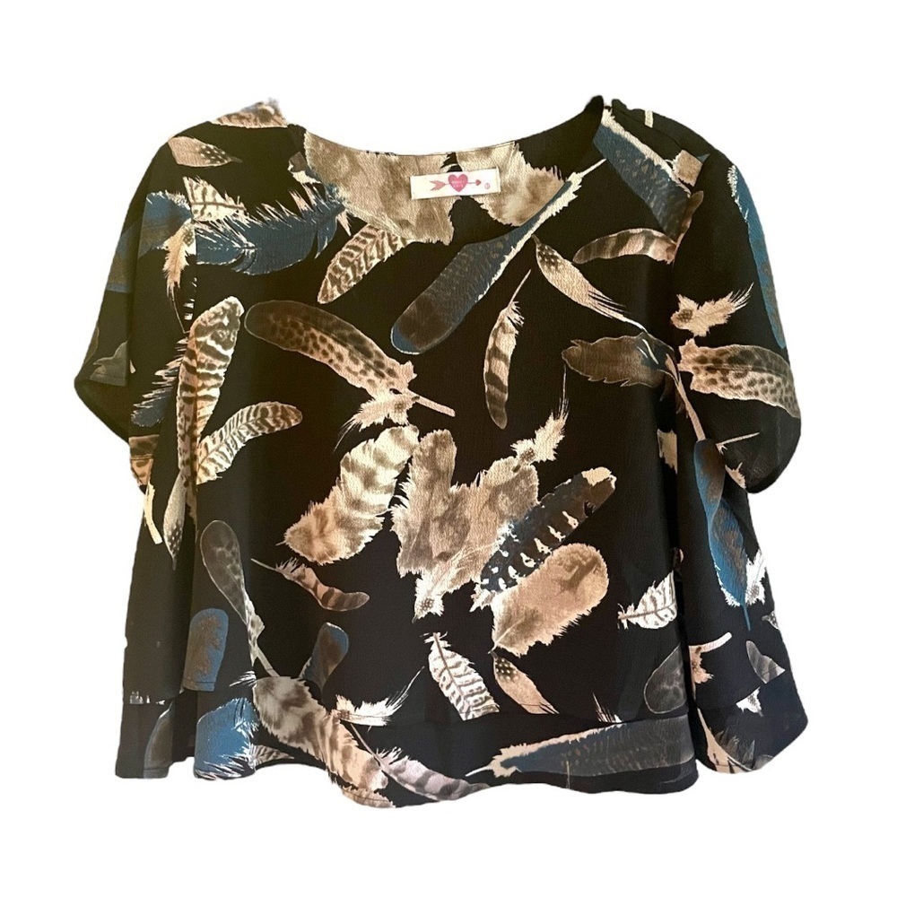 BUDDY LOVE, NWOT, SHORT SLEEVE, WOMENS, HI-LOW CROP TOP. SIZE S